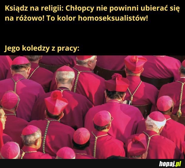Ksiądz i jego koledzy z pracy