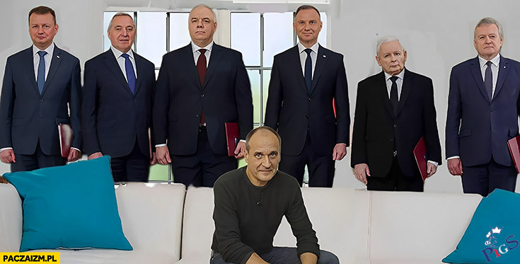 Scrolluj dalej, to tylko Pawel na kanapie