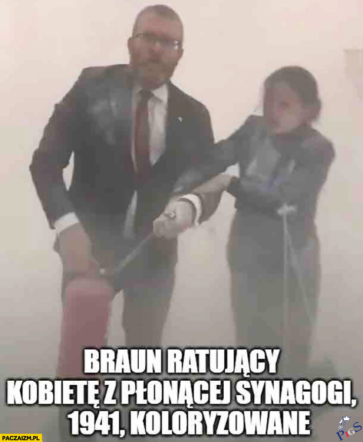 Ratuje kobietę z płonącej synagogi